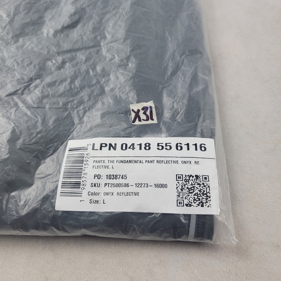 NWT Fabletics The Fundamental Pant in reflective onyx size large - Picture 5 of 5